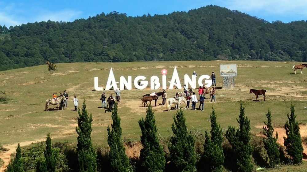 Chinh phục đỉnh LangBiang - Thành Phố Đà Lạt